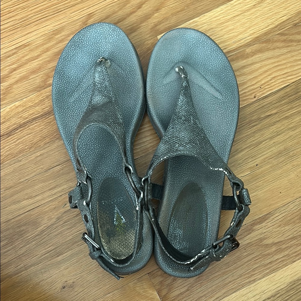 Volatile Gray Sandals T-Strap Ankle Wrap